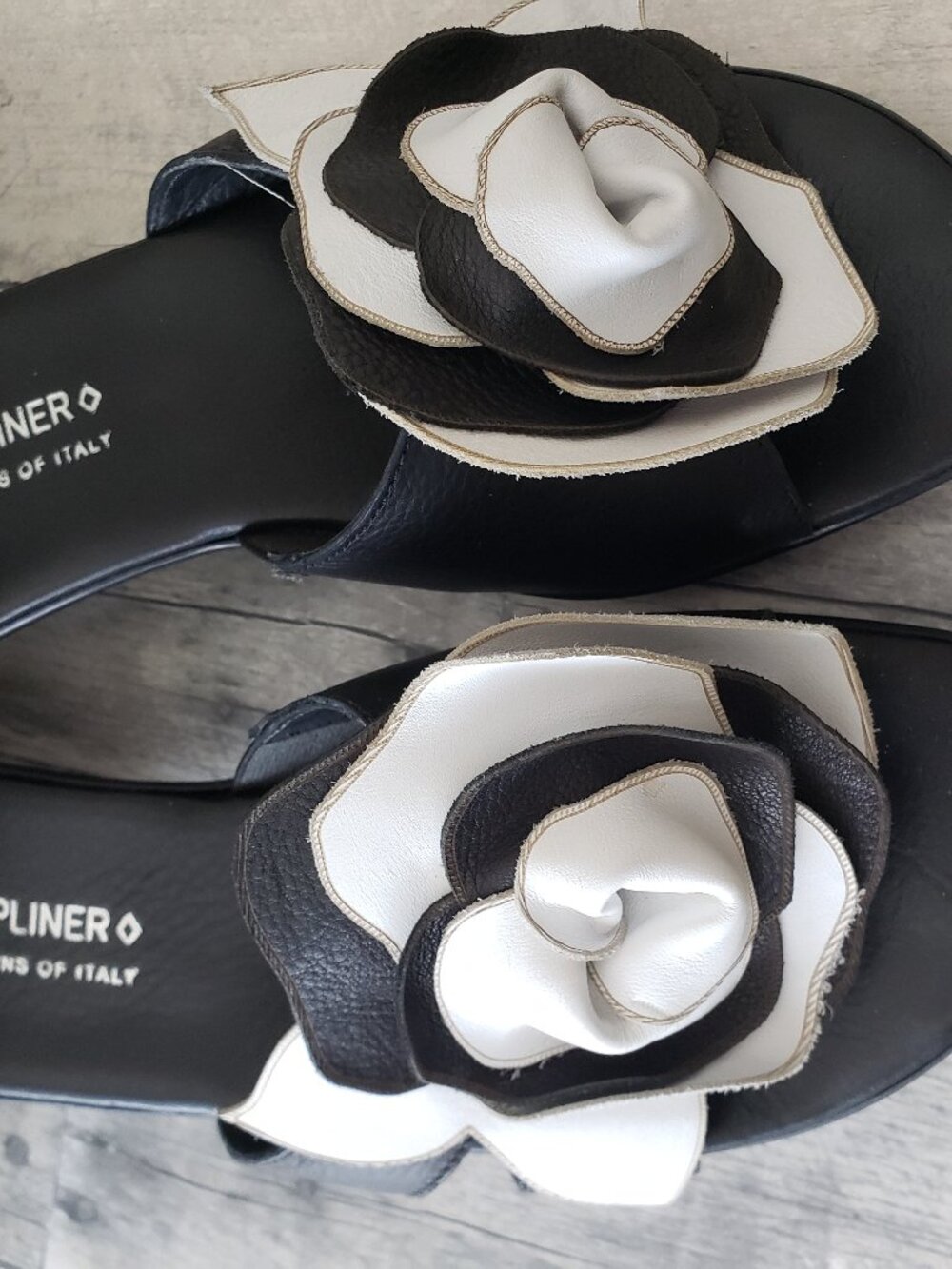 Donald J. Pliner Made in Italy Black and White Floral Wedge Slides - Size 8.5 - Picture 5 of 7